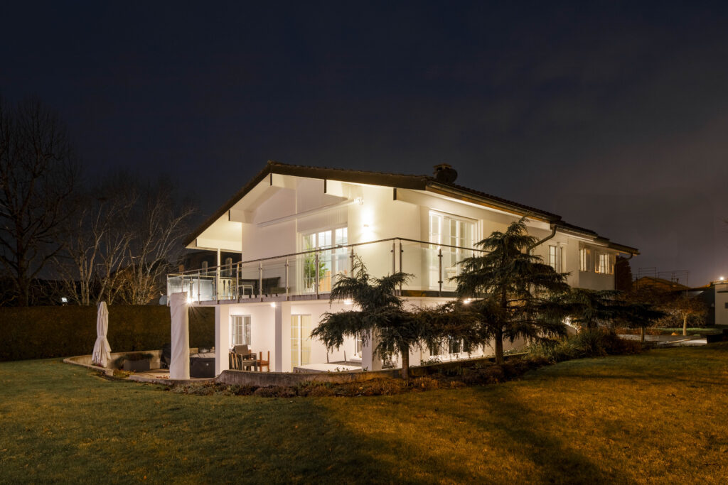 Shooting photo professionel photographe suisse Nyon shooting Immobilier de nuit suisse