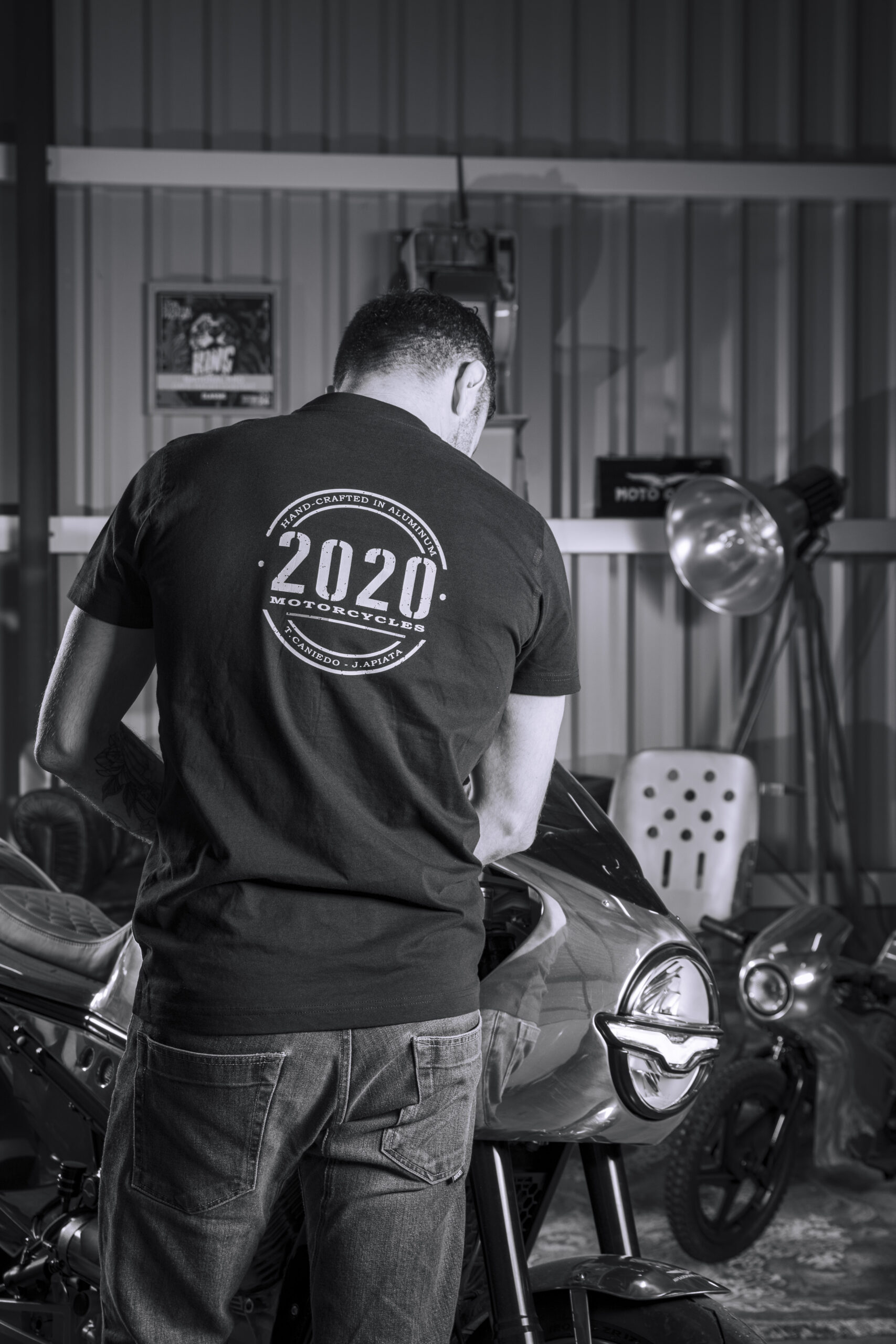 Collaboration avec 2020 Motorcycles : Immortaliser le lancement d’une marque audacieuse