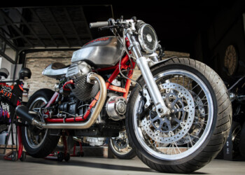 Moto Guzzi v7 Sport La Macchina Shooting intérieur studio