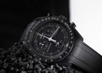 Shooting photo professionel photographe suisse NyonOmega Speedmaster shooting studio